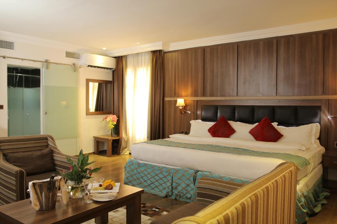 Grand Pela Hotel & Suites Abuja Exteriör bild