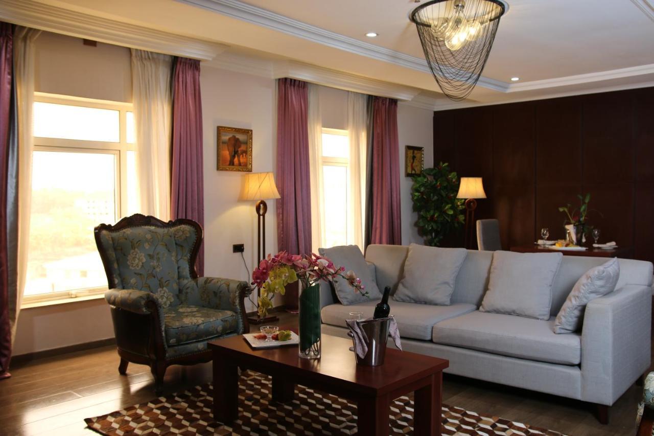 Grand Pela Hotel & Suites Abuja Exteriör bild