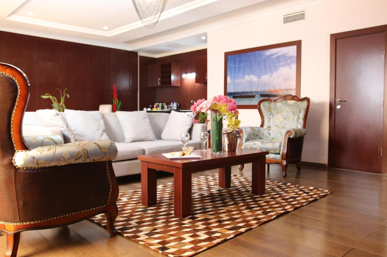 Grand Pela Hotel & Suites Abuja Exteriör bild