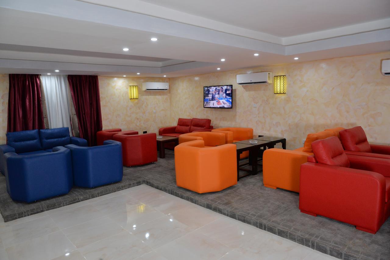 Grand Pela Hotel & Suites Abuja Exteriör bild