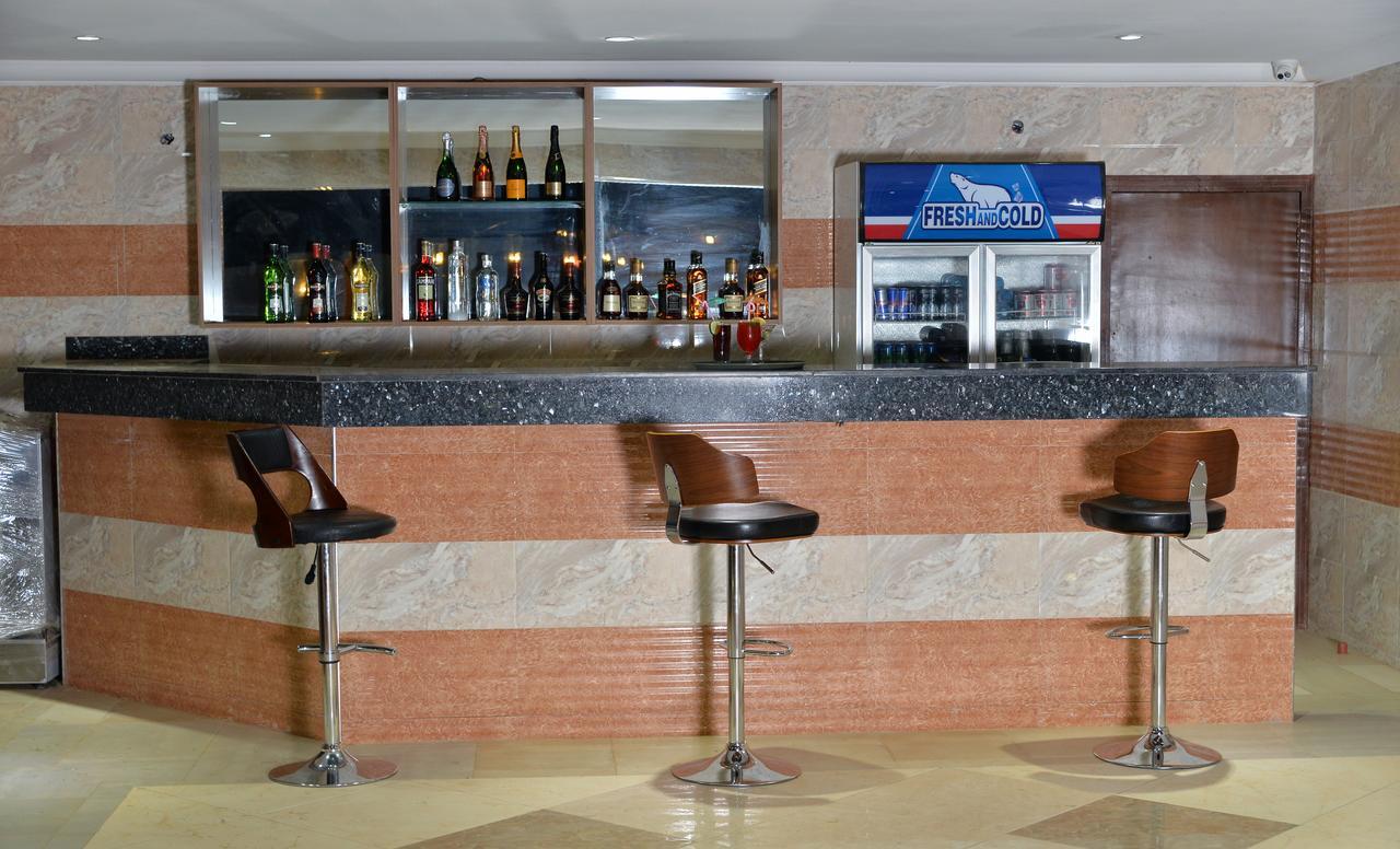 Grand Pela Hotel & Suites Abuja Exteriör bild